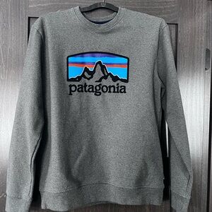 Patagonia Men's Sweater in Charcoal Gray